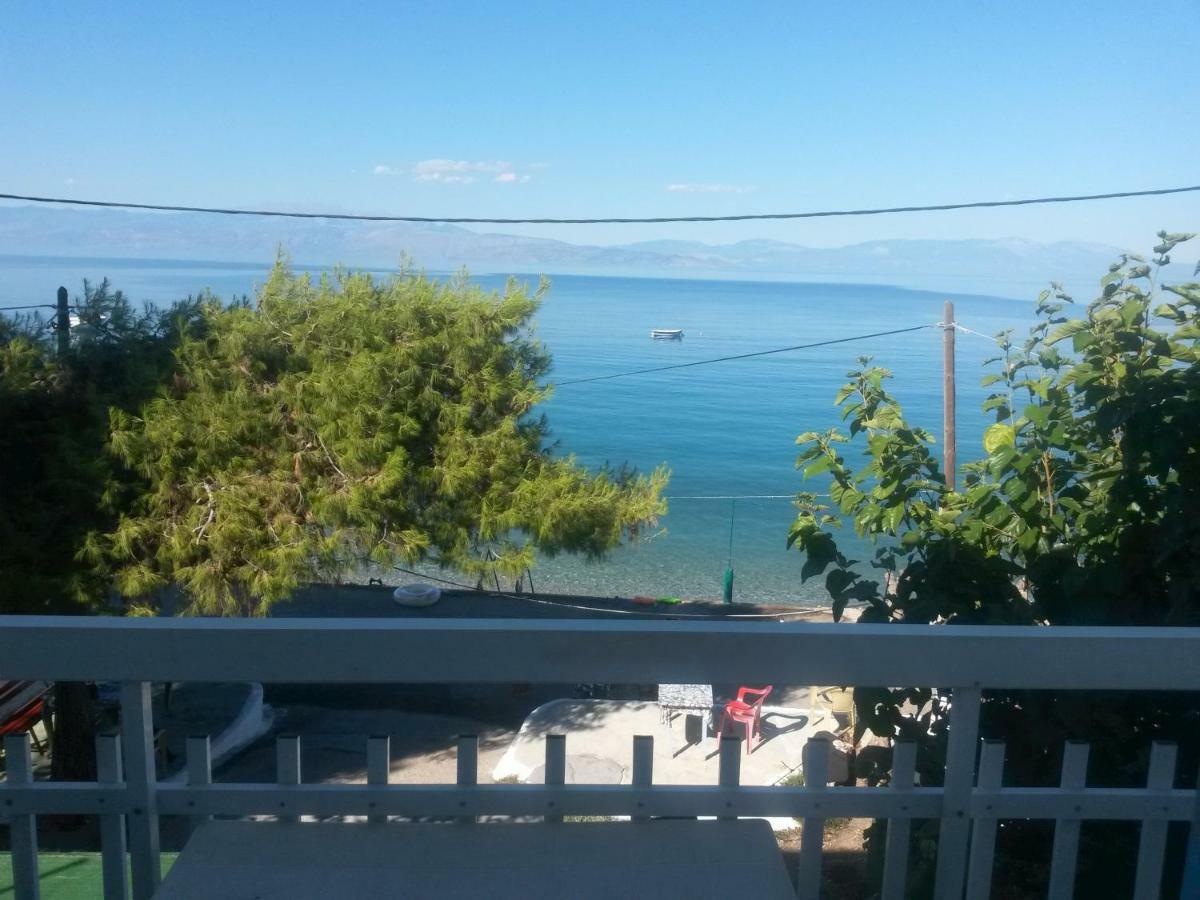 Balcony To Waves Apartman Aigeira Kültér fotó